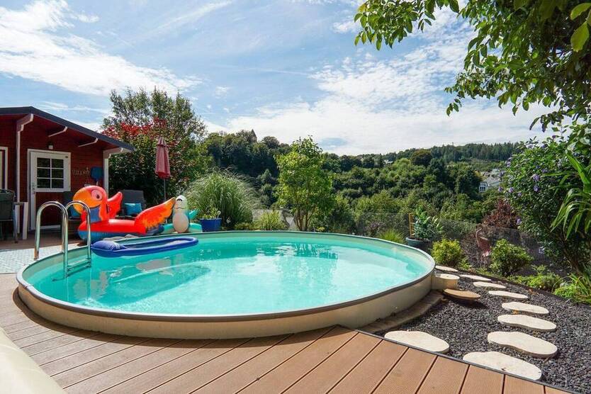 Moderner Bungalow mit Keller, großem Grundstück und Wellness-Oase