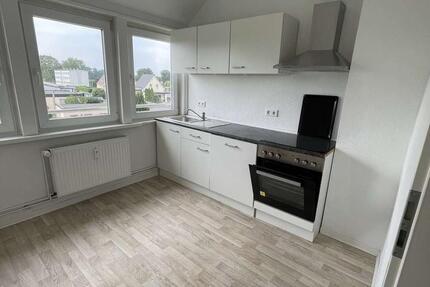 moderne 3,5 Zimmer im DG mit EBK 3 zimmer