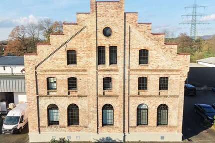 Büro in Oerlinghausen 700 € 108.77 m² zimmer