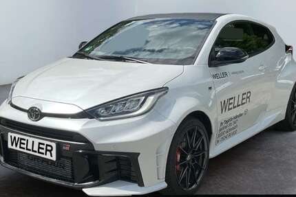 Toyota Yaris 2.500 km 57.590 &euro; Gütersloh 33330