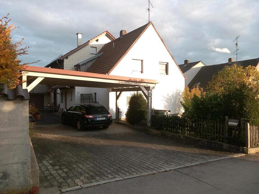 Ein-Zweifamilienhaus in Aufhausen zimmer