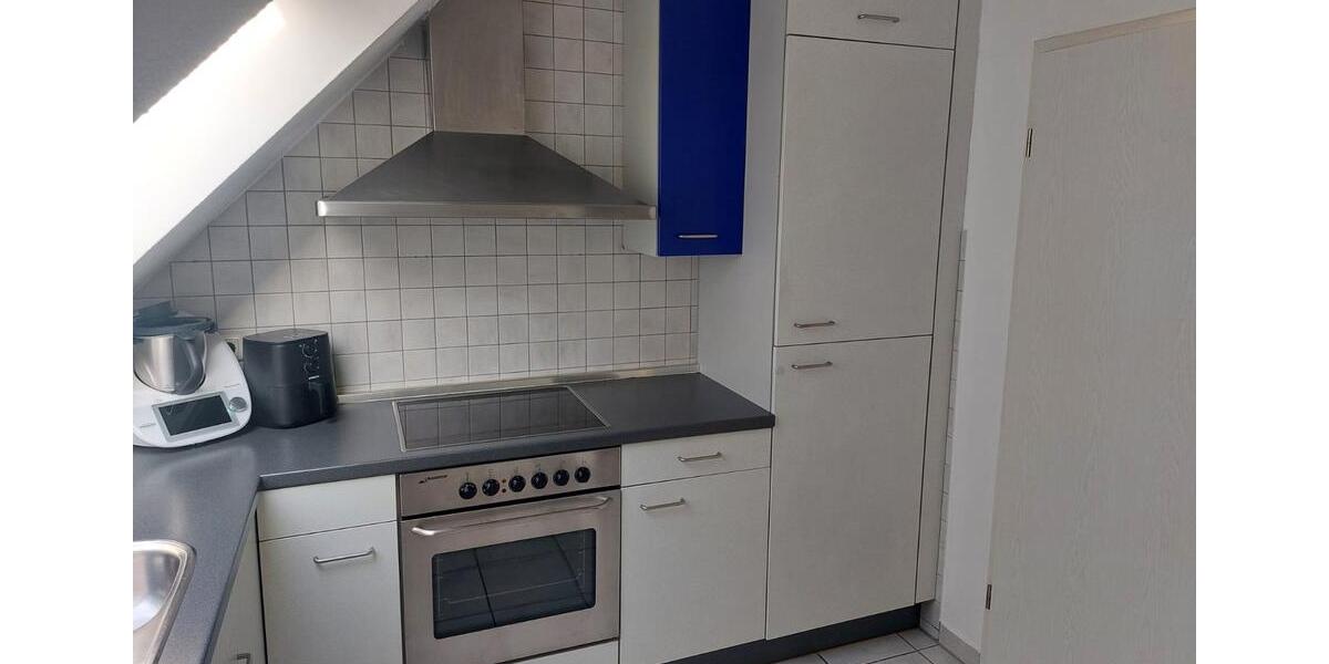 3 Zimmer Dachgeschoss Wohnung mit Balkon in zentraler Lage 3 zimmer