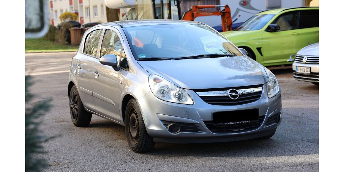Opel Corsa 157.000 km 2.490 &euro; München 81369