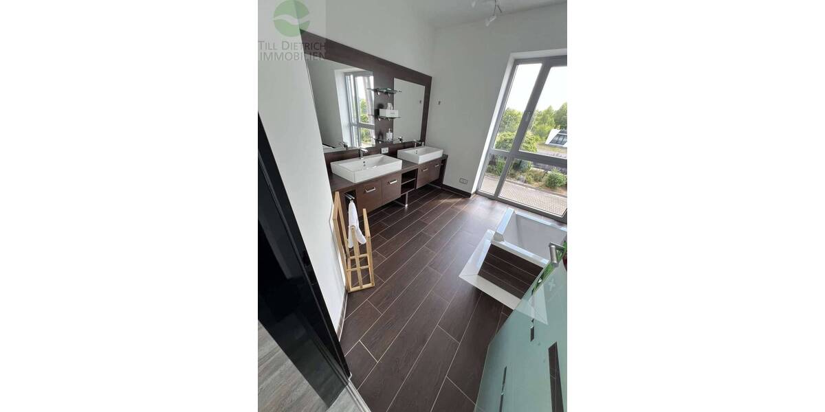 Mehrfamilienhaus, Wohnhaus Zella-Mehlis Mehlis - 5 Zimmer, 185 m&sup2;, 5.000&euro; | Angebot:22631820