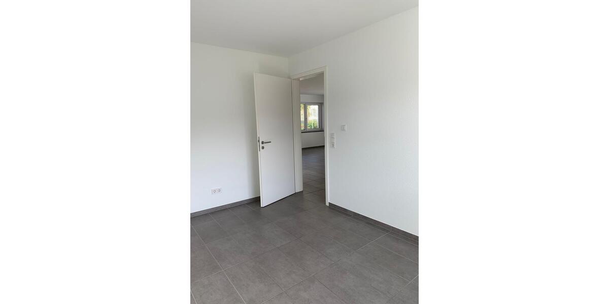 Etagenwohnung Hilzingen - 3.5 Zimmer, 77 m&sup2;, 1.000&euro; | Angebot:25261573