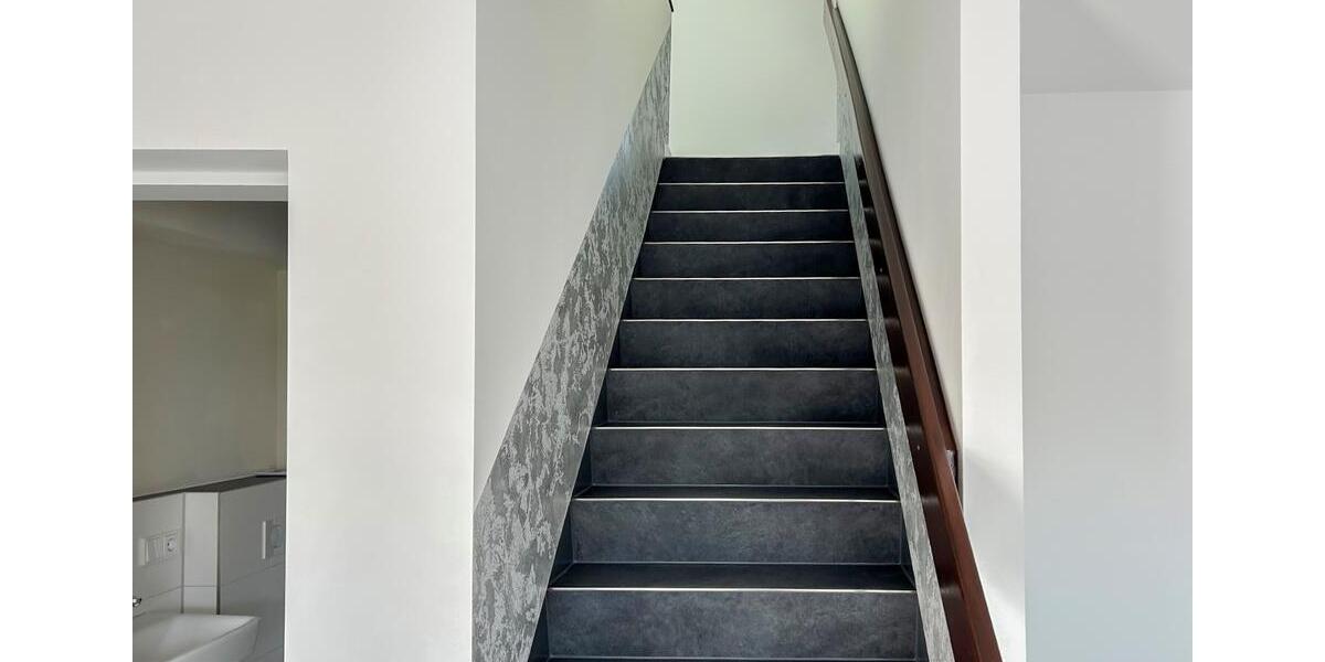 Etagenwohnung Steimel - 5 Zimmer, 158 m&sup2;, 1.100&euro; | Angebot:25269230