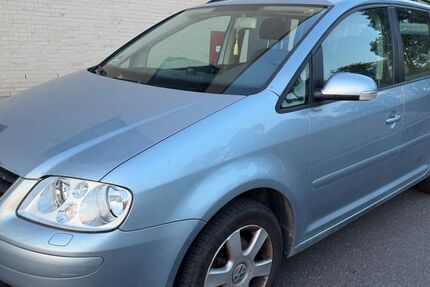VW Touran 89.839 km 3.550 &euro; Köln 51105
