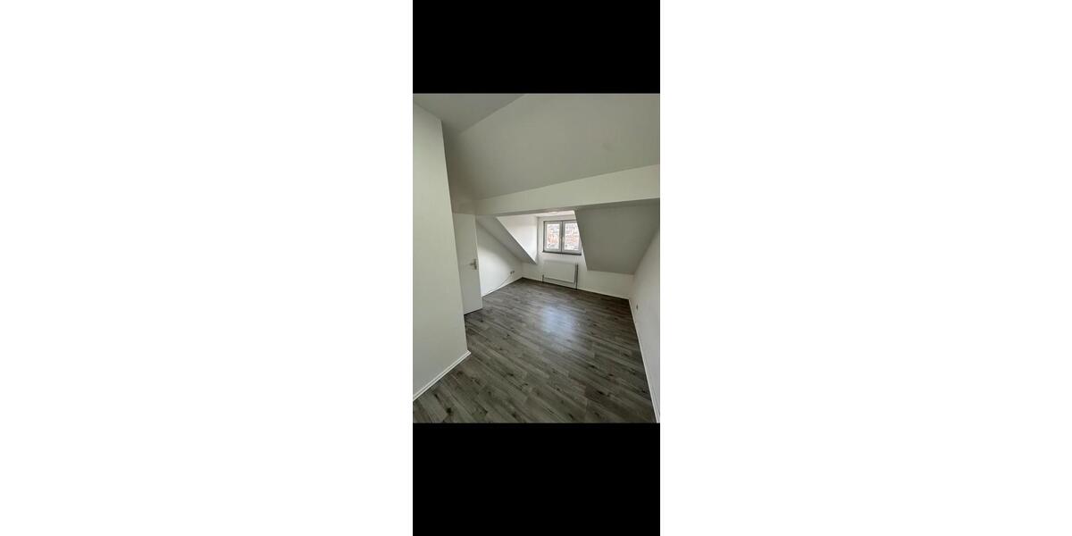 Dachgeschoßwohnung Wuppertal Elberfeld - 4 Zimmer, 75 m&sup2;, 650&euro; | Angebot:26039391