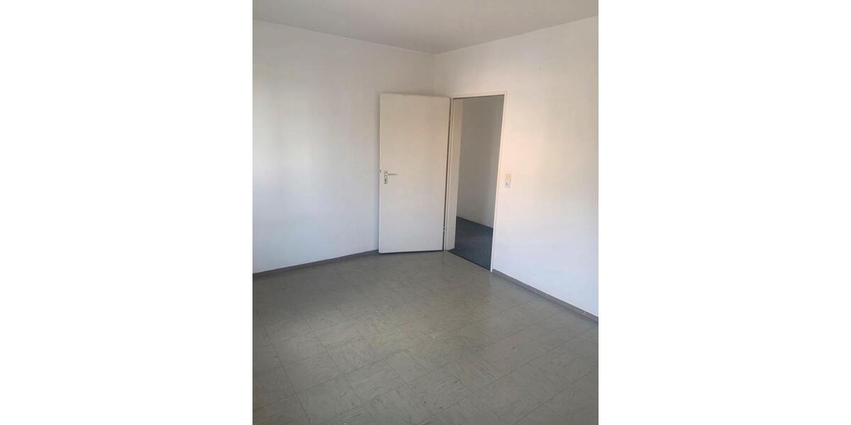 Erdgeschoßwohnung Gütersloh - 5 Zimmer, 100 m&sup2;, 1.000&euro; | Angebot:26139114
