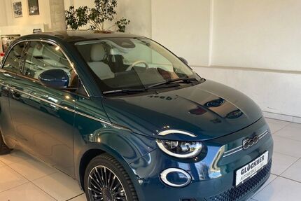 Fiat 500e 11.359 km 29.990 € Dresden 01109