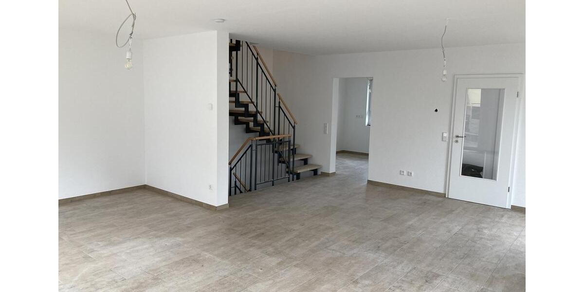 Doppelhaushälfte Haibach - 5 Zimmer, 144 m&sup2;, 2.040&euro; | Angebot:26412854