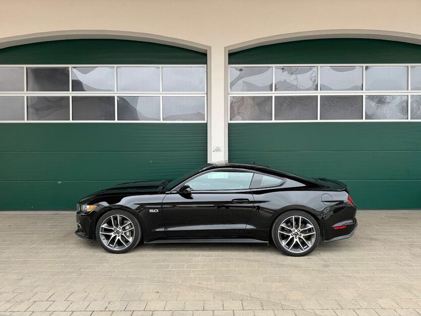 Ford Mustang 82.000 km 30.500 € Garching 85748