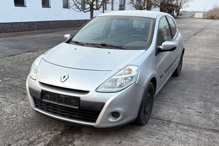 Renault Clio 107.256 km 3.999 &euro; Hoppenrade 23996