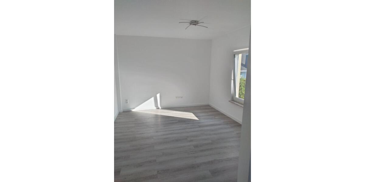 Etagenwohnung Pößneck - 2 Zimmer, 70 m&sup2;, 400&euro; | Angebot:26314557