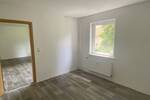 FREI AB 01.10.2025 - Schöne Wohnung im 1 . Obergeschoss