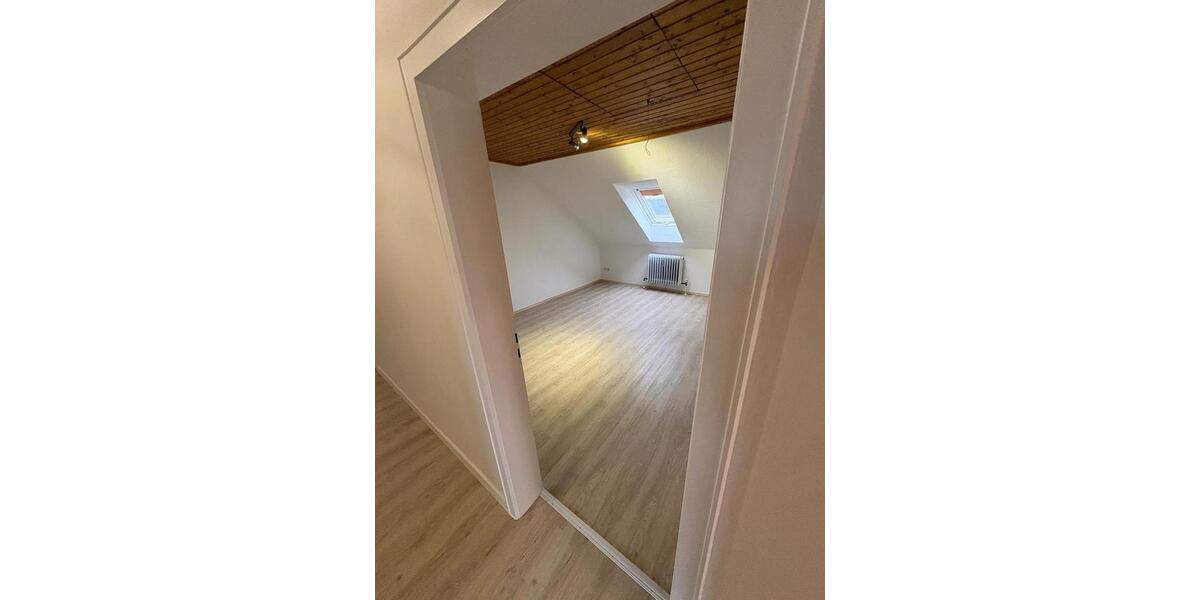 Dachgeschoßwohnung Bayreuth Meyernberg - 3 Zimmer, 75 m&sup2;, 520&euro; | Angebot:26648163