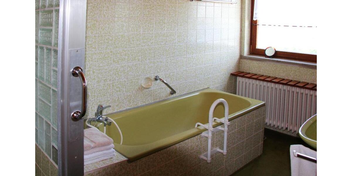 Doppelhaushälfte Selb - 5 Zimmer, 150 m&sup2;, 220.000&euro; | Angebot:26929441