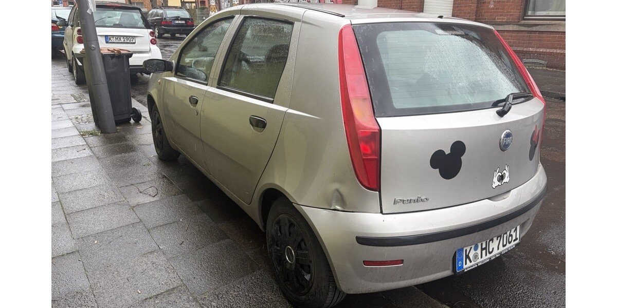 Fiat Punto 138.128 km 1.350 &euro; Köln 50667