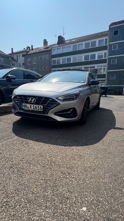 i30