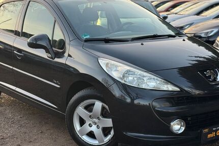 Peugeot 207 144.000 km 2.390 &euro; Berlin 13127