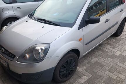 Ford Fiesta 82.000 km 2.499 &euro; Osnabrück 49080