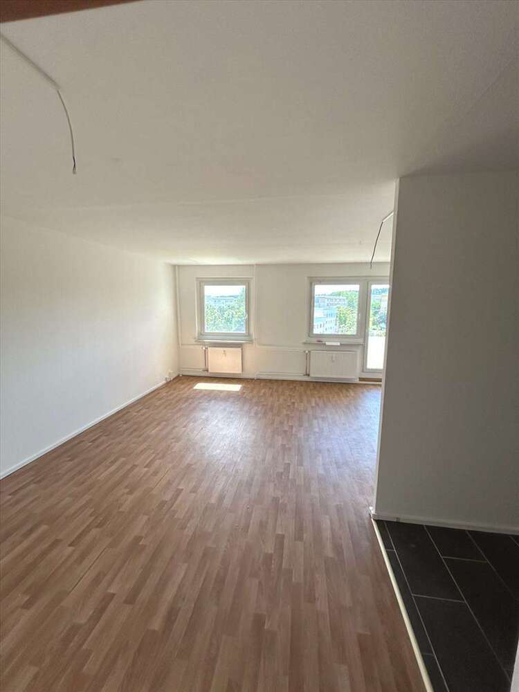 Wohnung zum Mieten in Plauen , Vogtl 300 € 69 m²