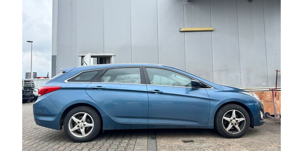 Hyundai i40 118.000 km 7.980 &euro; Erftstadt 50374