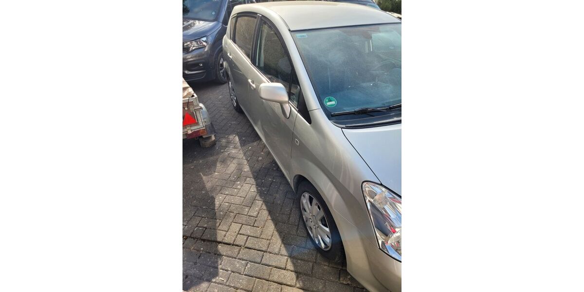 Toyota Corolla Verso 139.500 km 4.500 &euro; Nastätten 56355