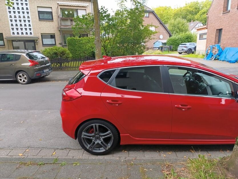 Kia ceed / Ceed 61.000 km 15.500 € Duisburg 47229