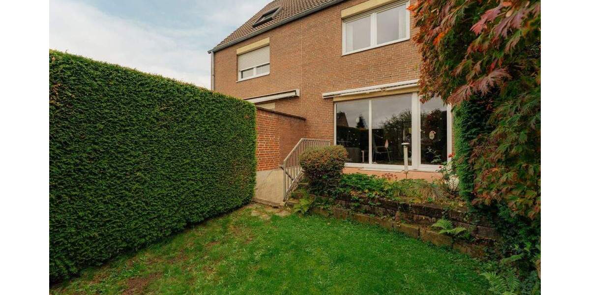 Reihenmittelhaus Leverkusen Schlebusch - 4 Zimmer, 111 m&sup2;, 390.000&euro; | Angebot:24450926