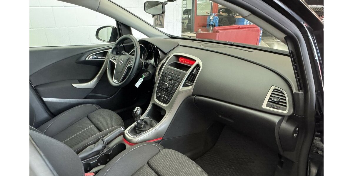 Opel Astra Design Edition 1.6 2.Hand Klimaanlage 119.980 km 6.220 &euro; Lich 35423