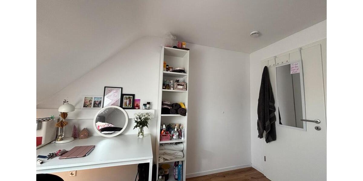 Dachgeschoßwohnung Stuttgart Bad Cannstatt - 1 Zimmer, 11 m&sup2;, 525&euro; | Angebot:26356548