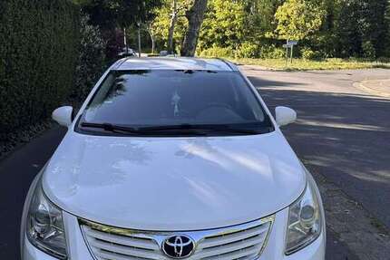 Toyota Avensis 143.000 km 9.700 &euro; Dietzenbach 63128