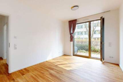 Exklusive Erdgeschosswohnung mit ca. 45 m² Wohn-Essbereich und zwei Terrassen in Berlin-Mitte 4 zimmer