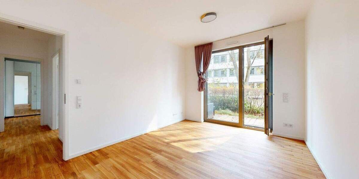 Exklusive Erdgeschosswohnung mit ca. 45 m² Wohn-Essbereich und zwei Terrassen in Berlin-Mitte 4 zimmer