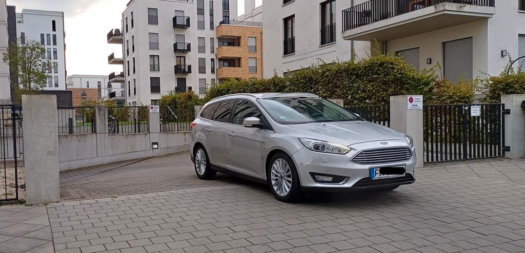 Ford Focus 111.000 km 8.900 &euro; Frankfurt 65933