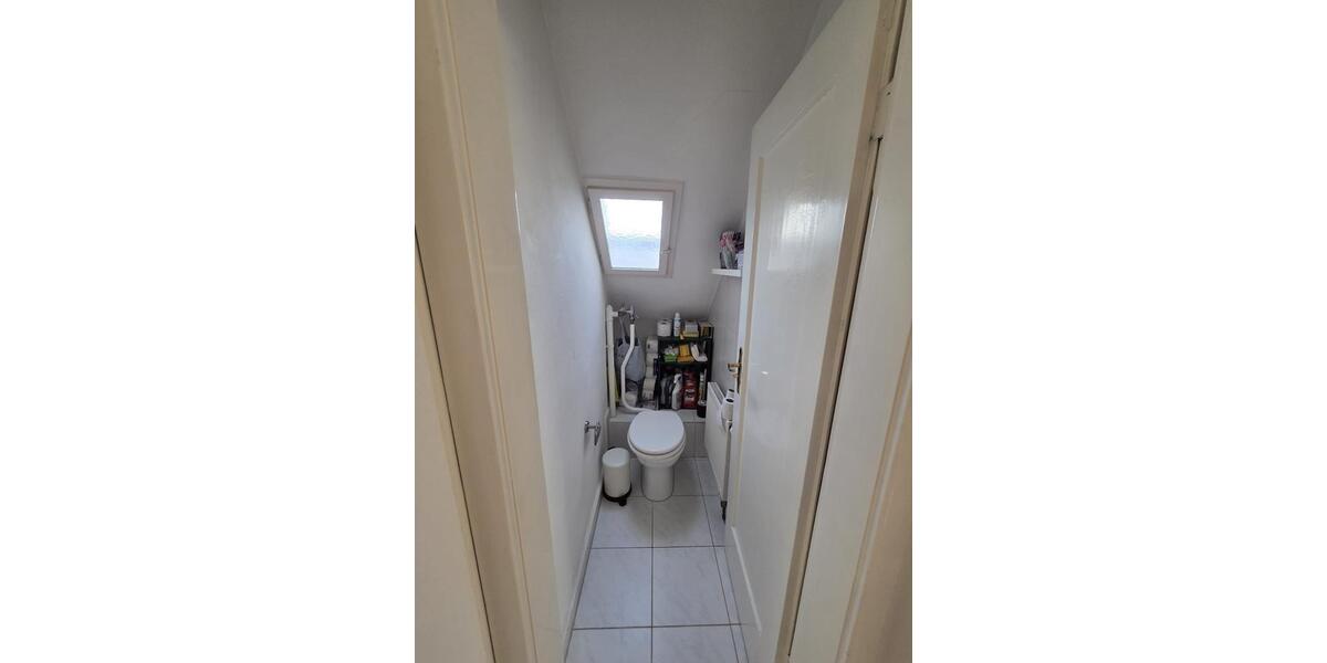 Dachgeschoßwohnung Stuttgart Degerloch - 3 Zimmer, 65 m&sup2;, 810&euro; | Angebot:24979832