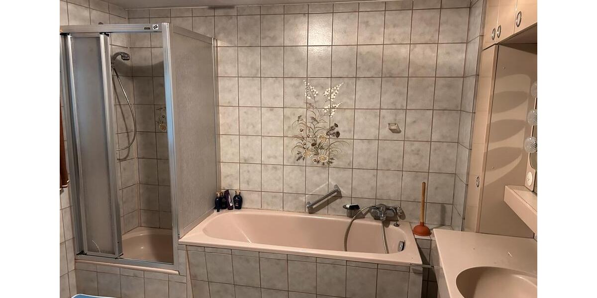 VERMIETUNG VERKAUF KOMPLETTS ANWESEN MIT VIEL POTENZIAL 8 zimmer