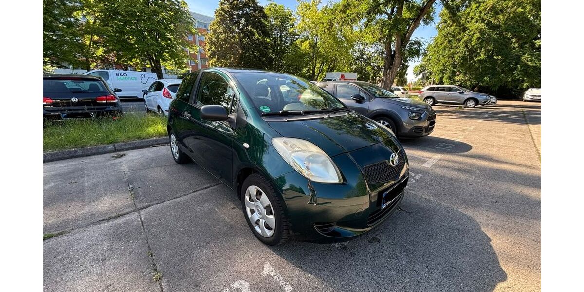 Toyota Yaris 137.902 km 2.200 &euro; Berlin 12685