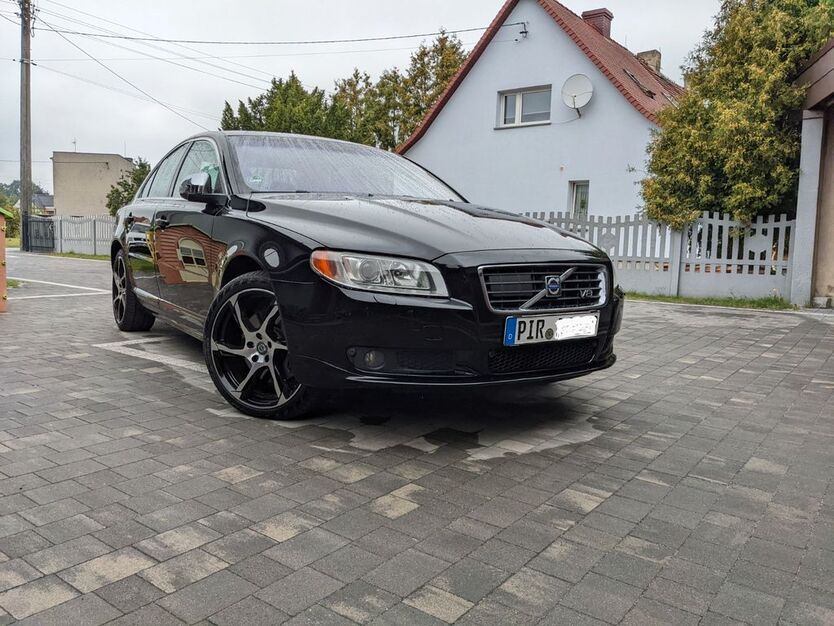 Volvo S80 296.000 km 22.980 € Meißen 01662