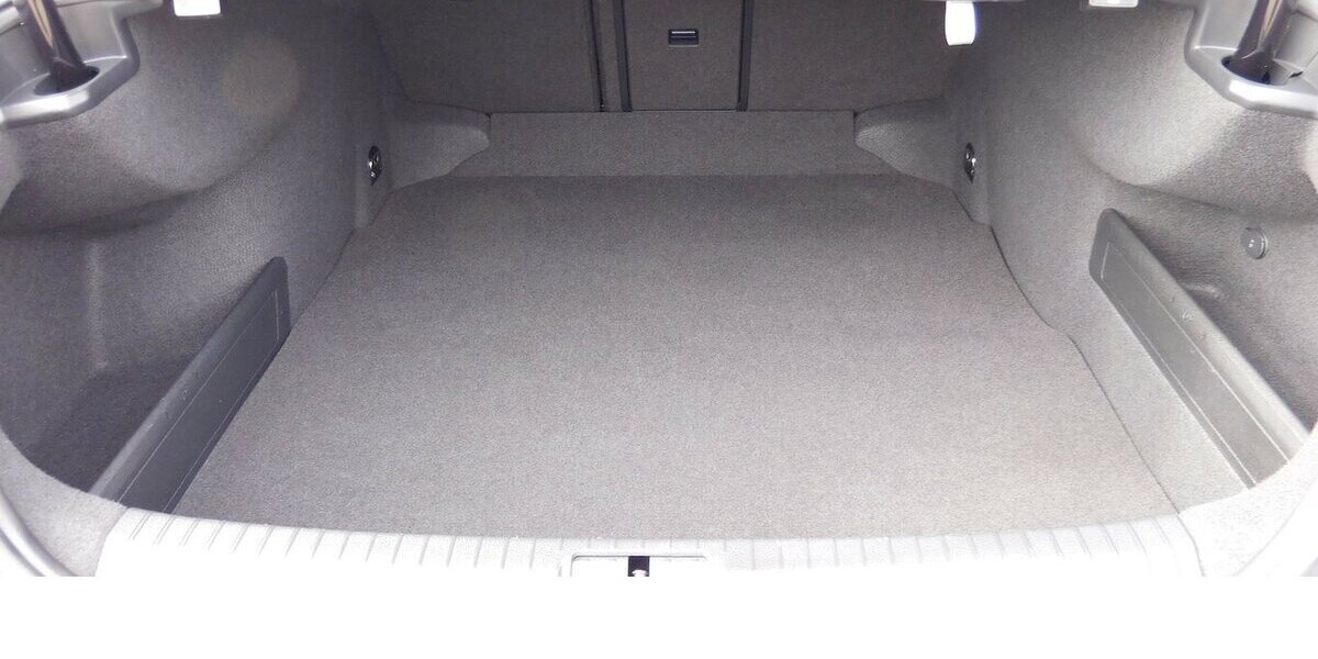 VW Passat 2.0 Bussiness BMT TDI Standhei.Navi Klima 36.500 km 23.990 &euro; Vordorf 38533