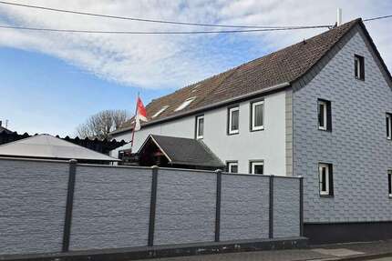 Haus Staudt - 7 Zimmer, 275 m&sup2;, 229.000&euro; | Angebot:26055397