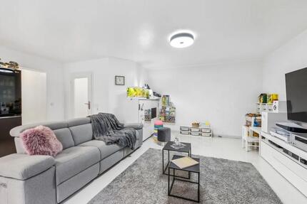 3,5 Zimmer EG Wohnung mit TG Stellplatz und Garten