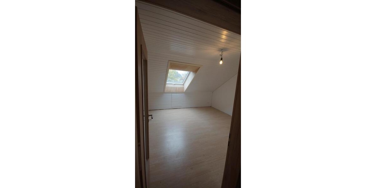 Reihenhaus Stuttgart Birkach - 5 Zimmer, 150 m&sup2;, 2.300&euro; | Angebot:25341214