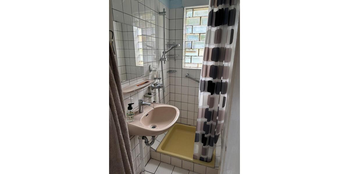Reihenhaus Ohrdruf - 7 Zimmer, 128 m&sup2;, 185.000&euro; | Angebot:26962381