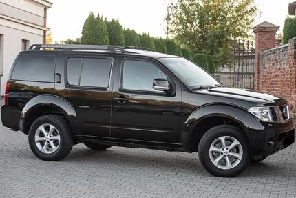Nissan Pathfinder 178.000 km 10.500 &euro; Moers 47441