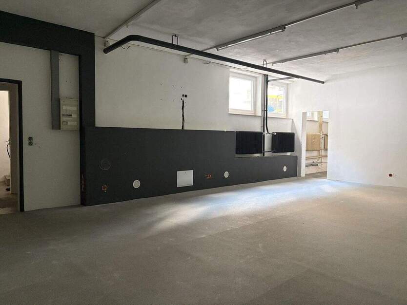 Provisionsfrei v. Eigentümer! Großzügiges Rückgebäude mit enormem Entwicklungspotenzial zimmer