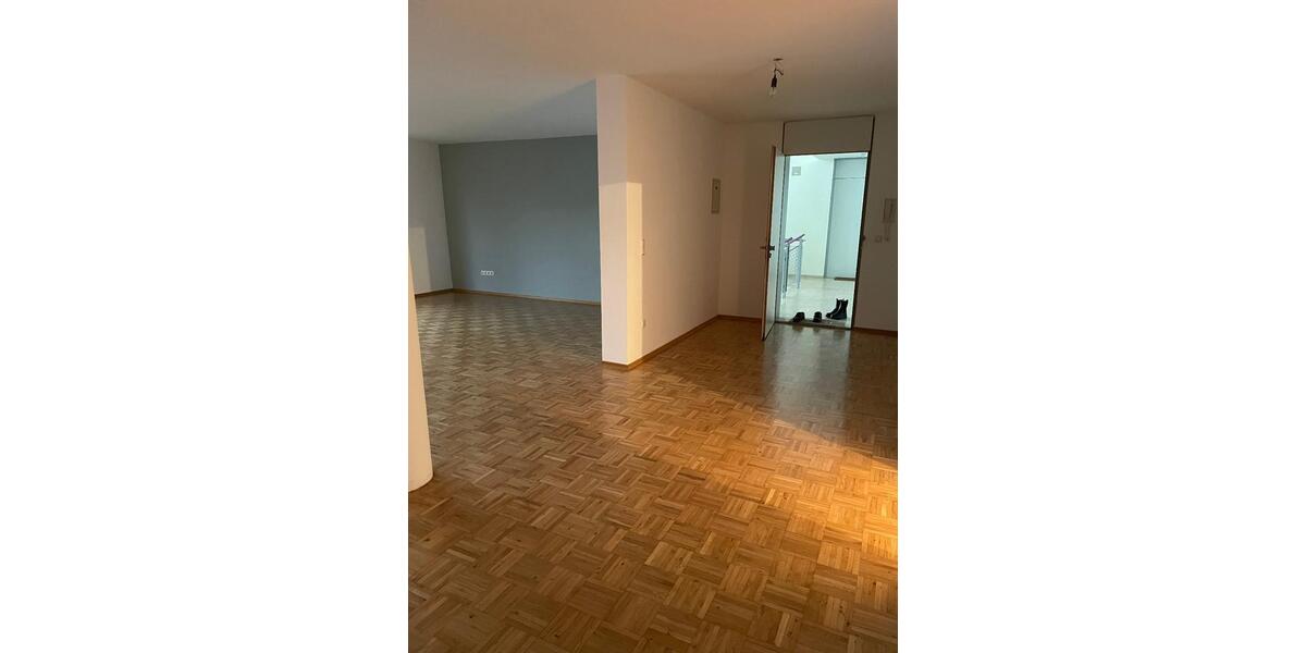 Etagenwohnung Ingolstadt - 3 Zimmer, 104 m&sup2;, 1.050&euro; | Angebot:26335498