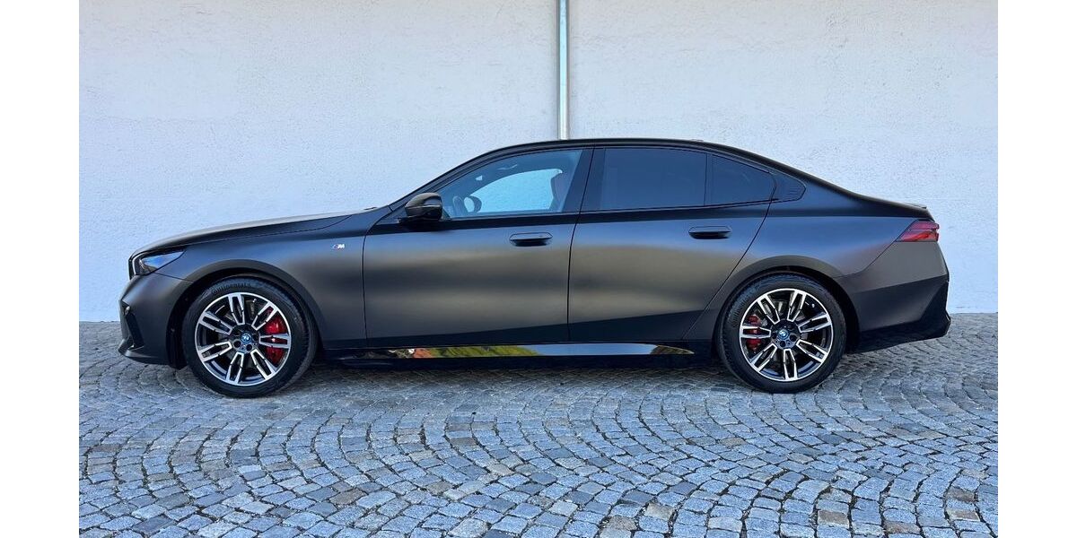 BMW i5 6.000 km 58.990 &euro; München 81245