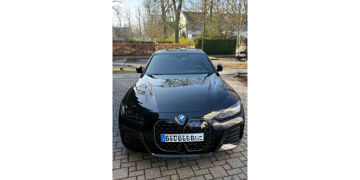 BMW i4 46.500 km 39.999 &euro; Berlin - Kladow 14089
